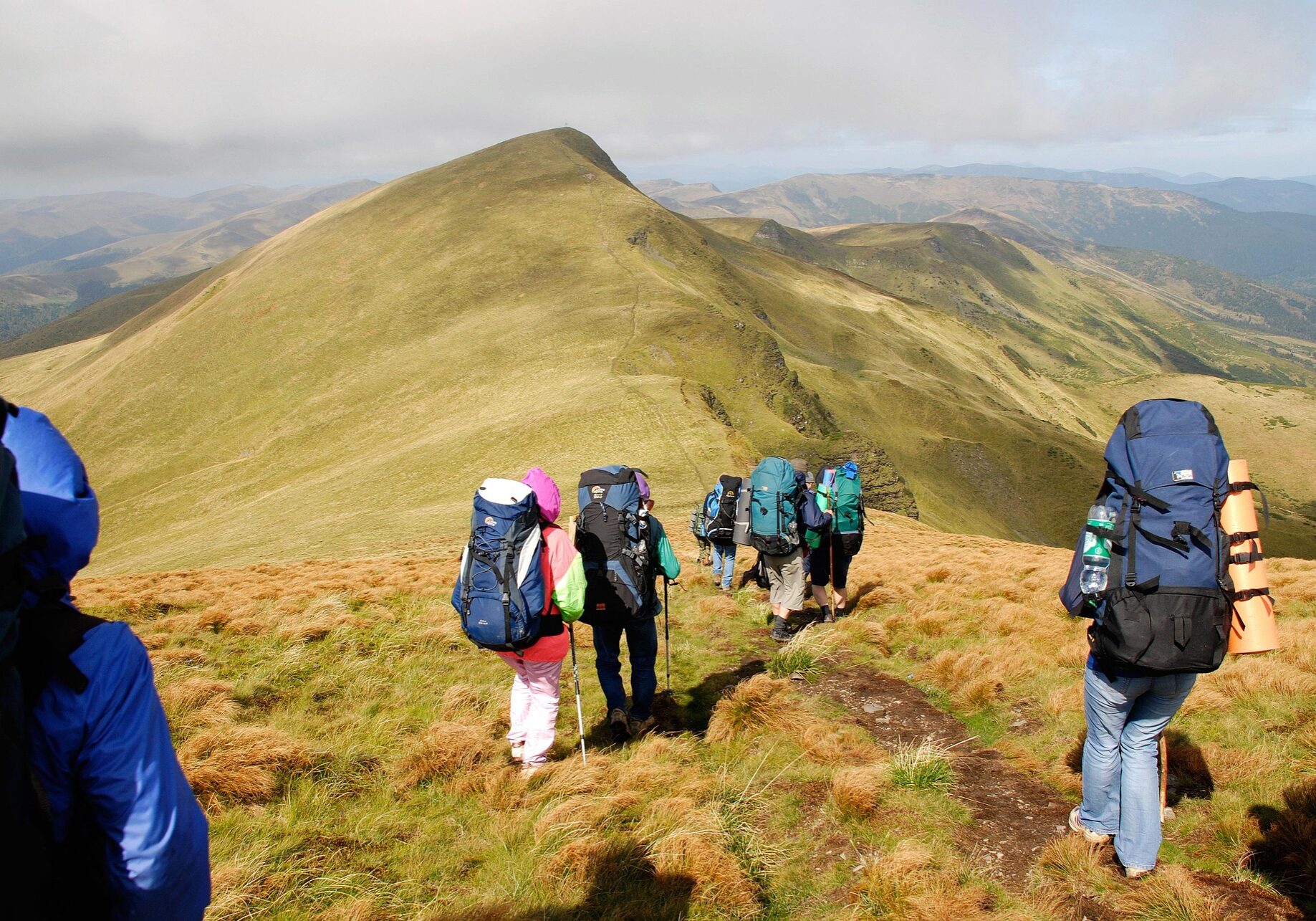 oleg_mit-hiking-5422369_1920